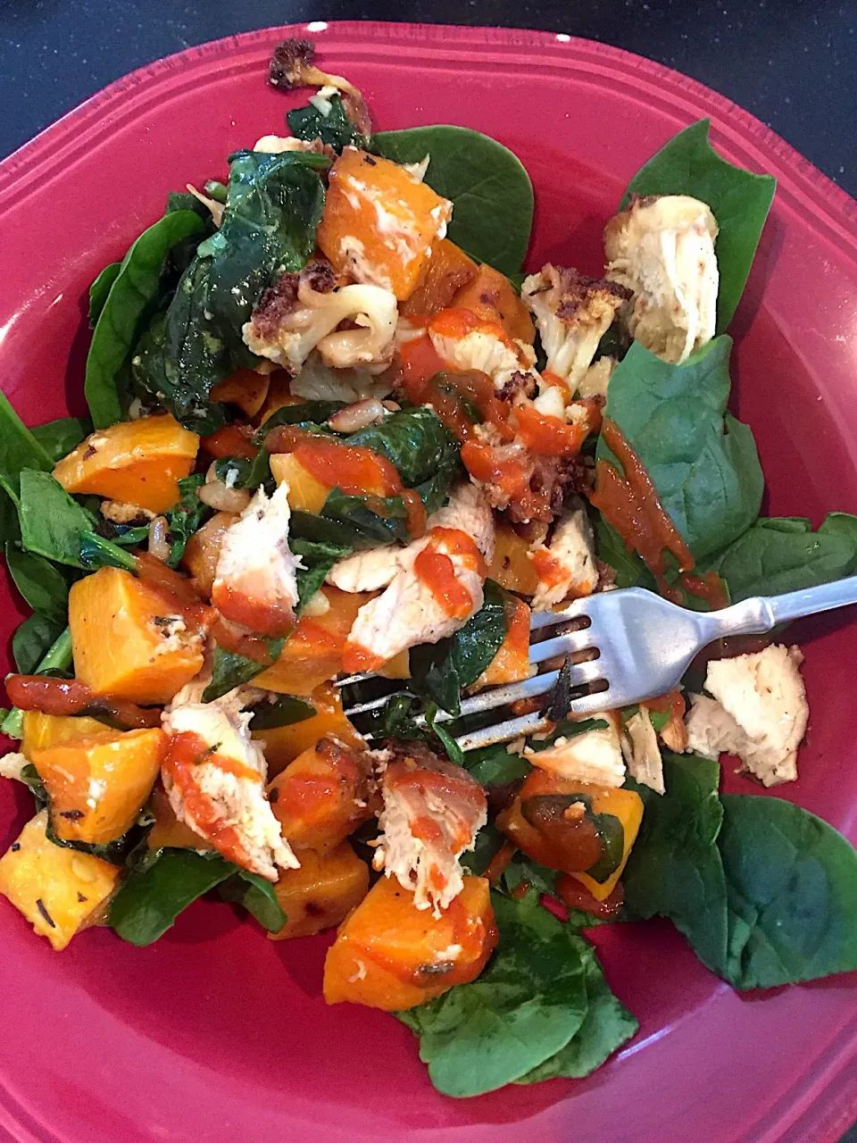 Grilled Chicken, Roasted Butternut Squash and Cauliflower with Spinach and Sriracha|K Goodnessさん