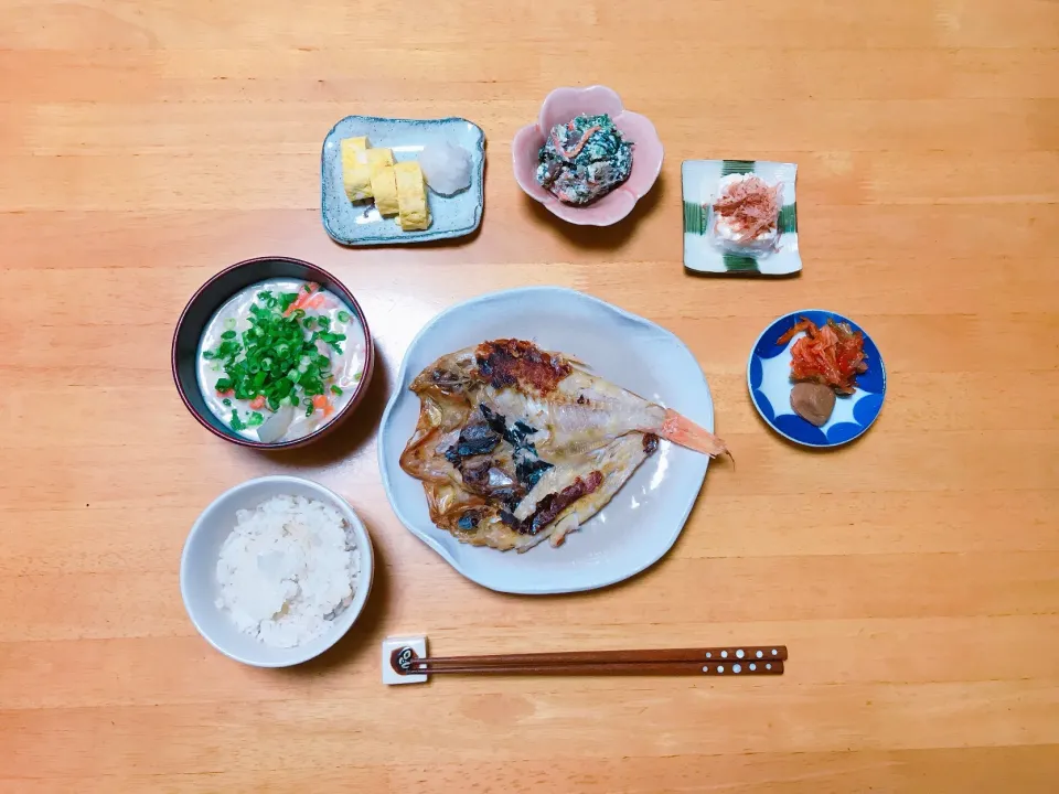 夕ごはん
金目鯛の干物
出し巻き卵
豚肉の粕汁|ちゃみこさん