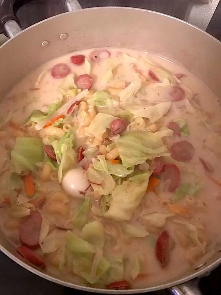 Sopas with corned beef and quail eggs|Ericka Yamadaさん