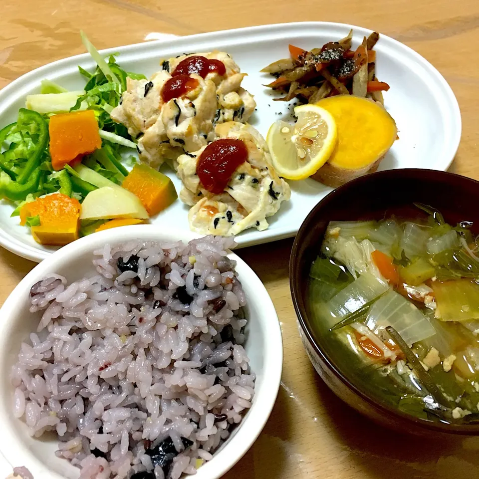 ともさんの料理 胸肉の丸めやき～カレーバター風味|かわちさん