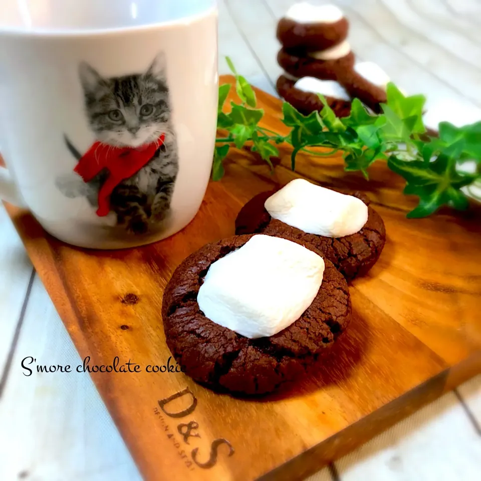 Snapdishの料理写真:スモア チョコチャンク クッキー🍪|みーちゃん(*´∀`)♪さん