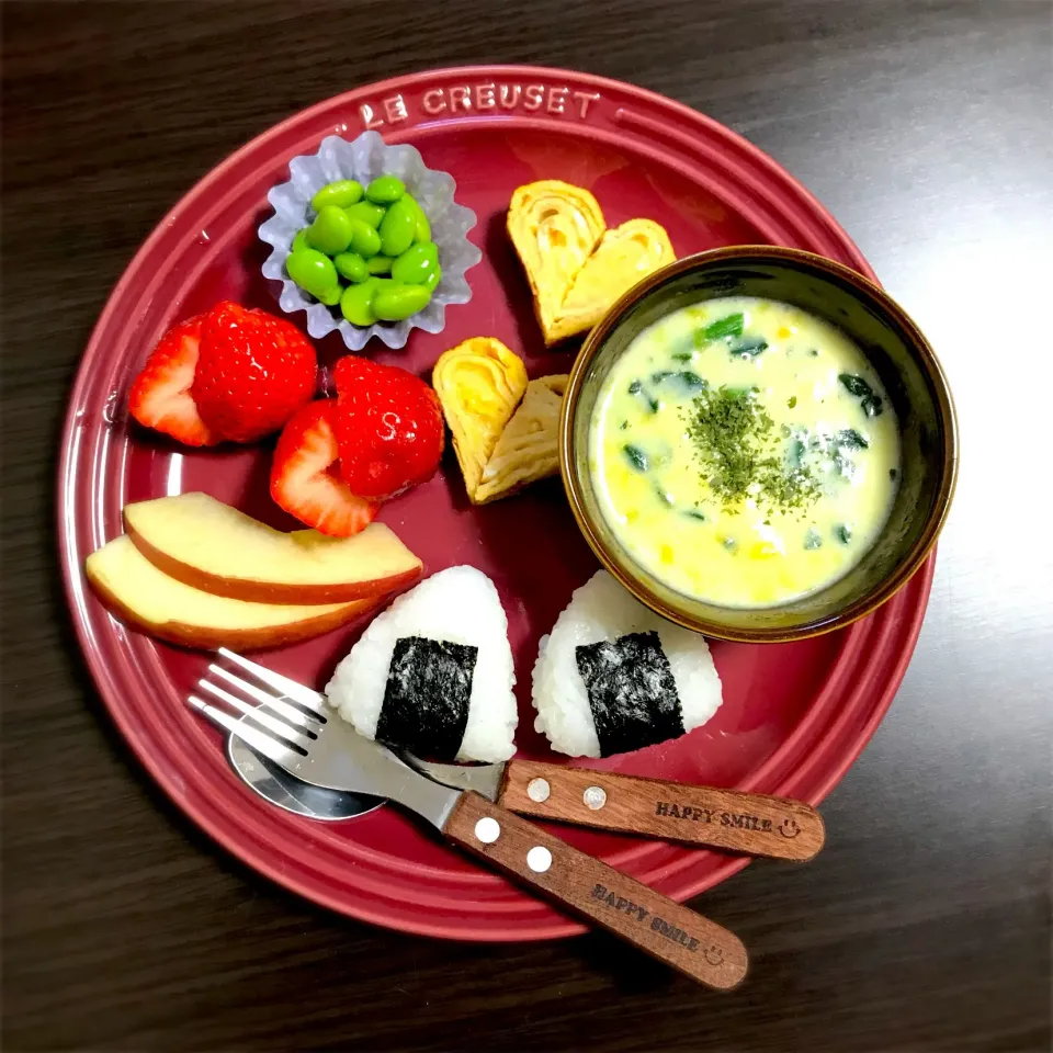 1/12❁息子 朝ごはん☀️
おにぎり🍙
ほうれん草コーンスープ
チーズ入り卵焼き🥚
枝豆
りんご🍎
あまおう🍓|つんさん