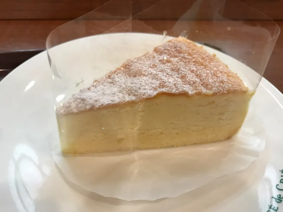 スフレチーズケーキ|手品先輩さん