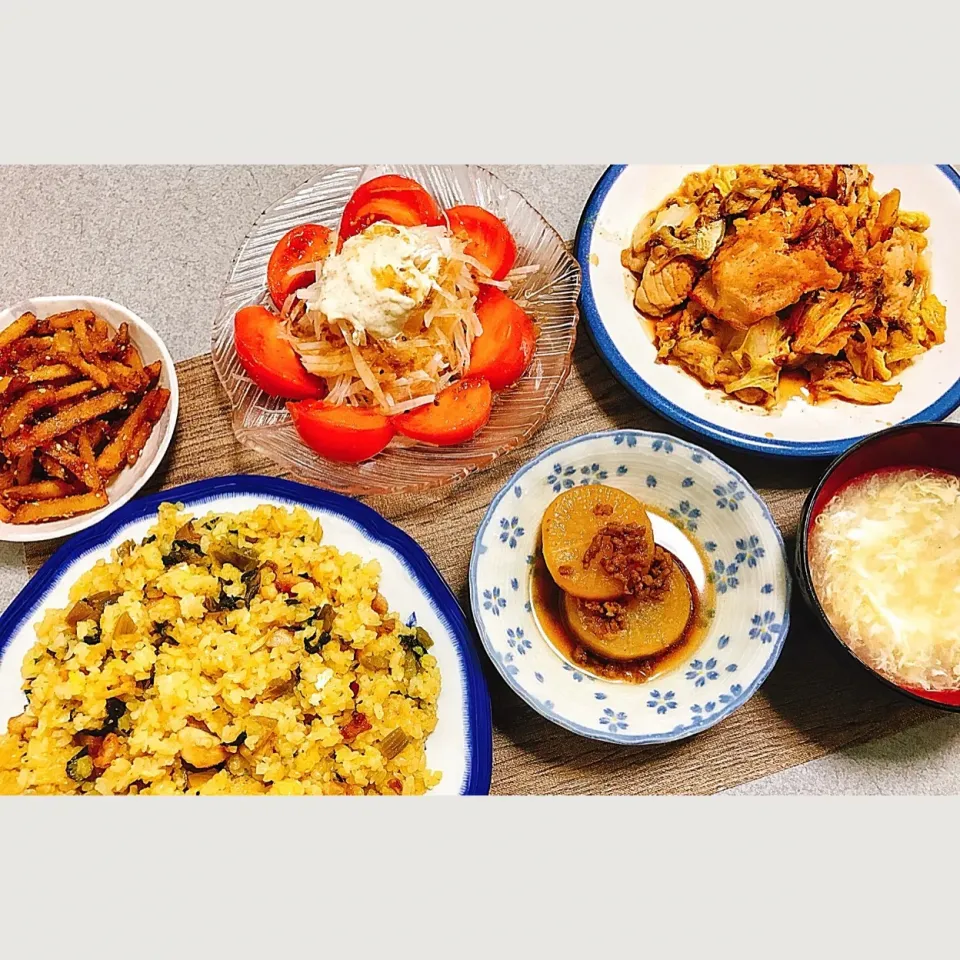 【晩御飯】
高菜チャーハン
豚肉と白菜の味噌炒め
大根のそばろ煮
さつまいものきんぴら
大根サラダ
卵スープ|たろさんさん