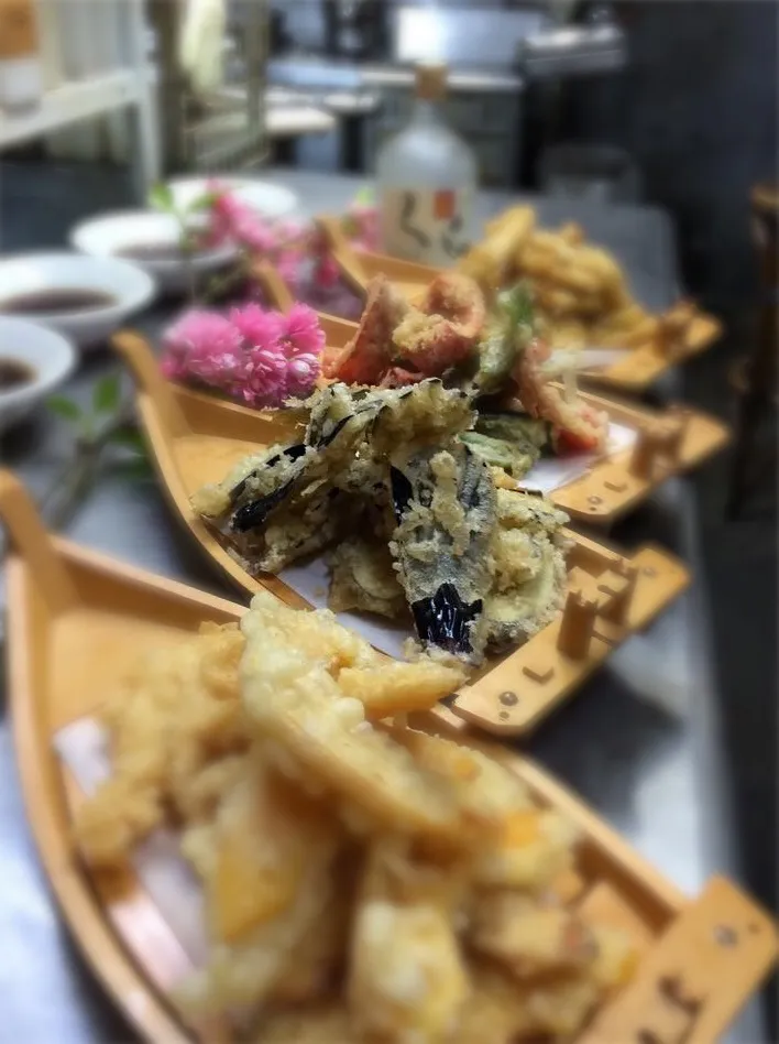 Barquitos con Tempura by sushilatinobuffet|“where everything is made at home”. by Kazúo.さん