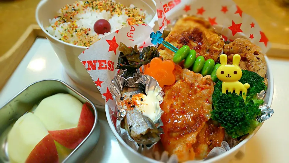 Snapdishの料理写真:父ちゃんの今日のサラメシ
 豚キムチ弁当
 #穴子玉子焼き #唐揚げ #焼きししゃも #豚キムチ|Naomi Furuyaさん