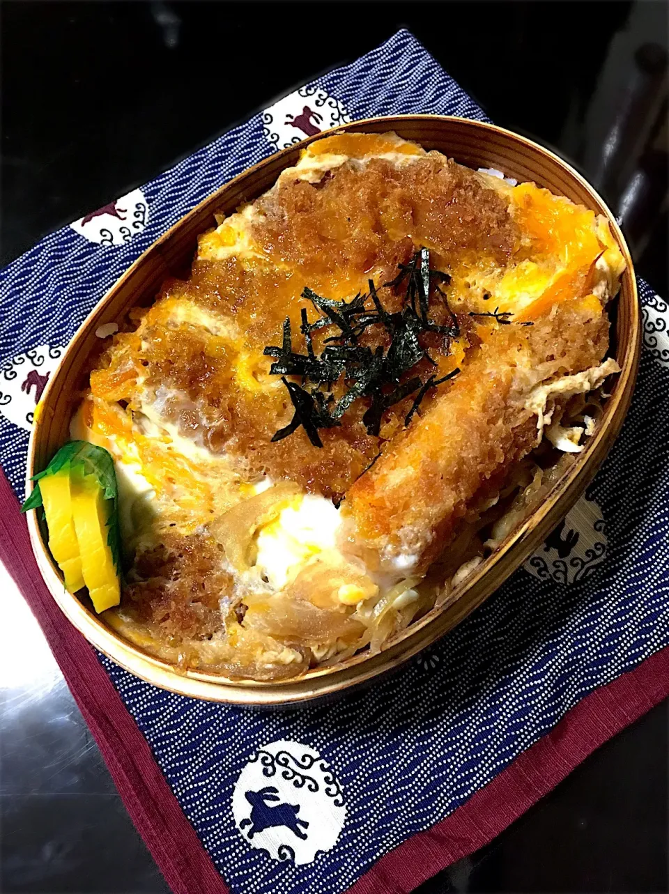 Snapdishの料理写真:カツ丼弁当

今日は手抜きでカツ丼

エビフライも付けてあげたから
許されるかしら(笑)






西東京あきる野|にゃおさん