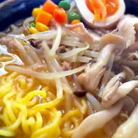 Snapdishの料理写真:西山ラーメン
極艶 金味噌 
モヤシ|Masayuki Arakawaさん