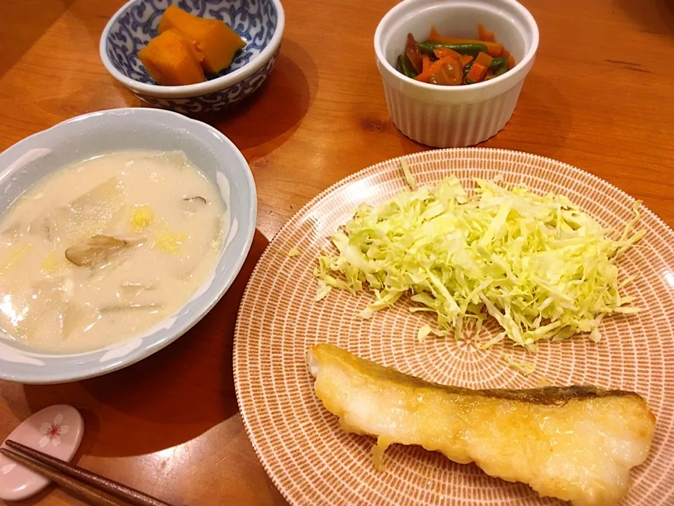 1/12 夕飯♪ 鱈のムニエル  大根と白菜のクリーム煮  南瓜煮付け|ikukoさん