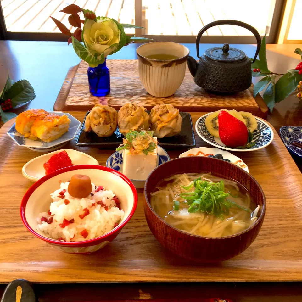 Snapdishの料理写真:#薔薇餃子  #梅ご飯 #卵焼き #麹味噌汁|mamaさん