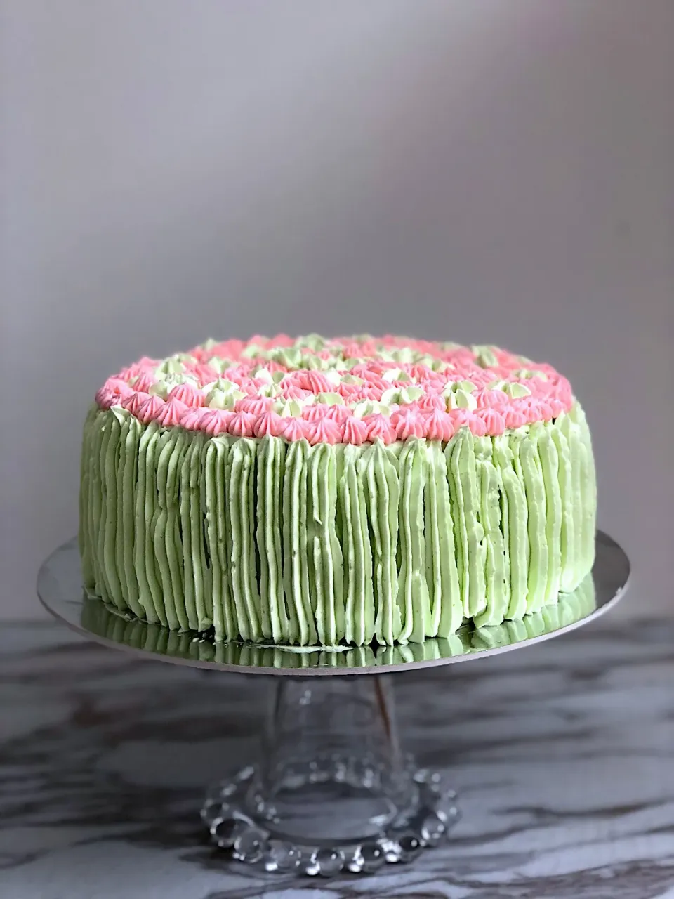 Pandan chiffon, gula melaka coconut fillings, pandan buttercream|12Dragonさん