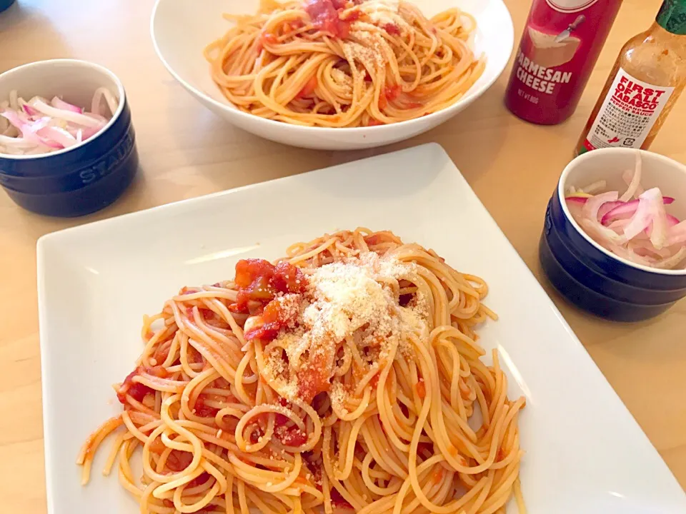 トマトソースのパスタ#酢たまねぎ#お昼ご飯|えりこ　　　      　　 2016.2.14~さん