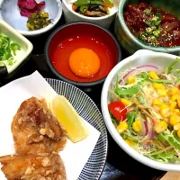 Snapdishの料理写真:名古屋コーチンたまごかけ定食
鳥開総本家 名駅エスカ店|Makiko  Yoshimuraさん