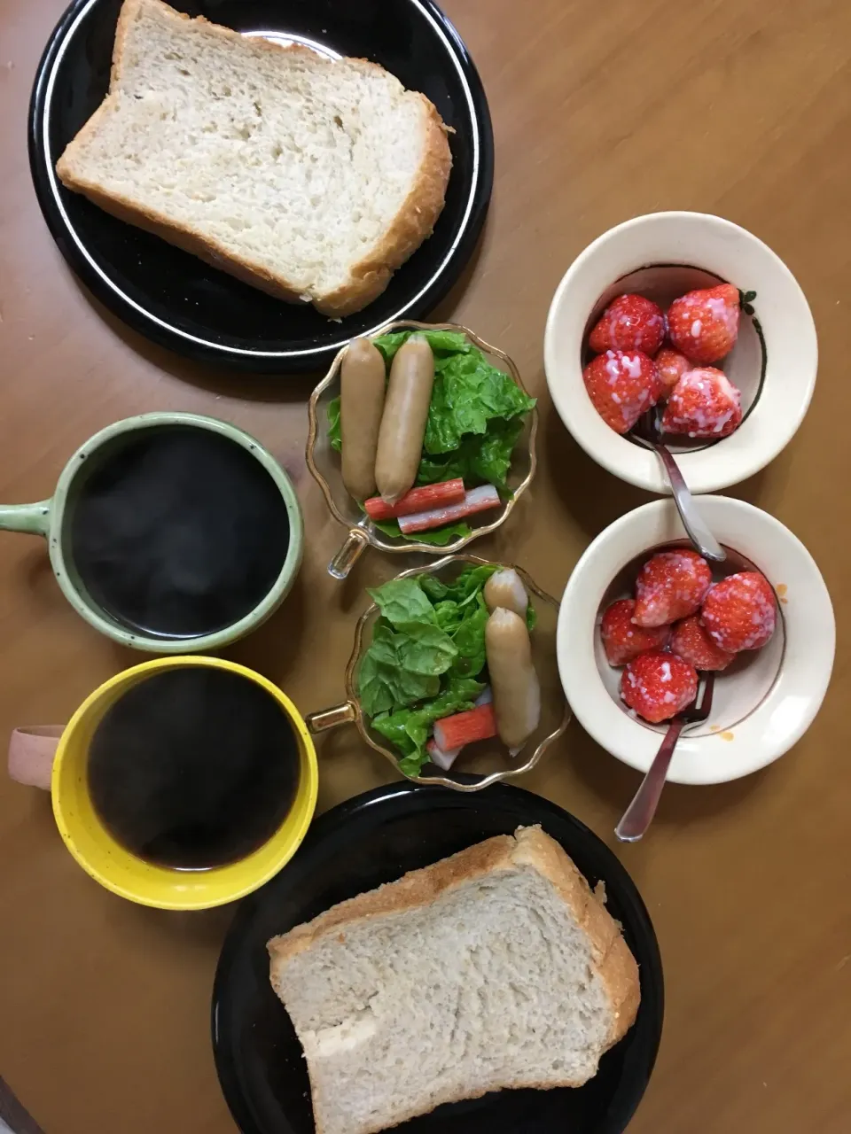 休日の朝ごはん。
ﾌﾜｧｧ(/ 0￣)~ﾟ|さくたえさん