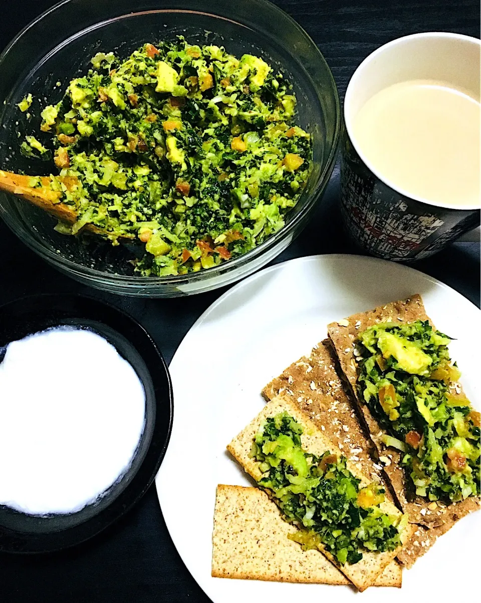 #guacamole  #lowcarbs  #grahamcracker  #kale|Seagrapesさん