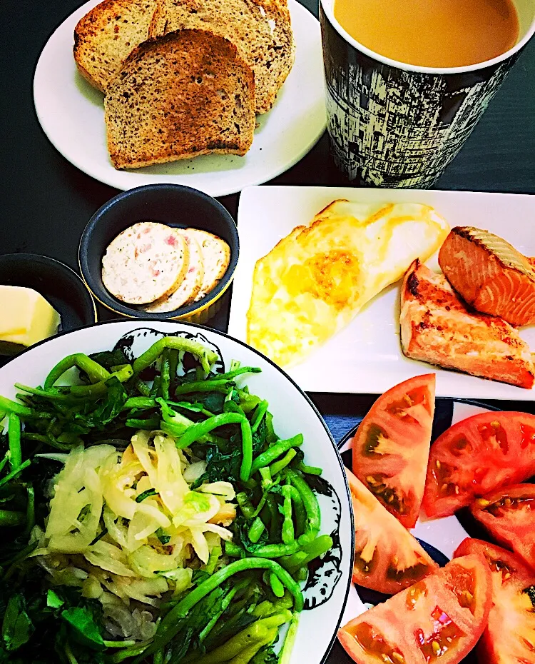 #lowcarbs  #watercress  #onions  #tomatoes #smokedcheez #branbread  #salmon #eggs|Seagrapesさん