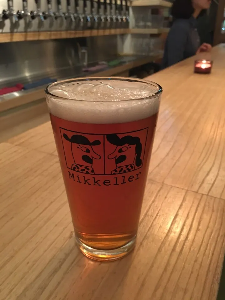 Snapdishの料理写真:Mikkeller Astley's Northern Hop Lager|PegaOさん