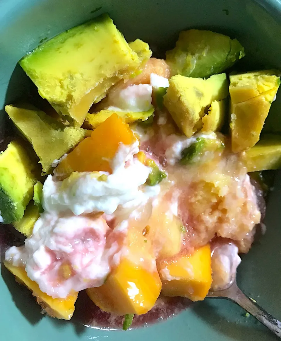 Yogurt avocado & mango vinegar|yeni kartikasariさん