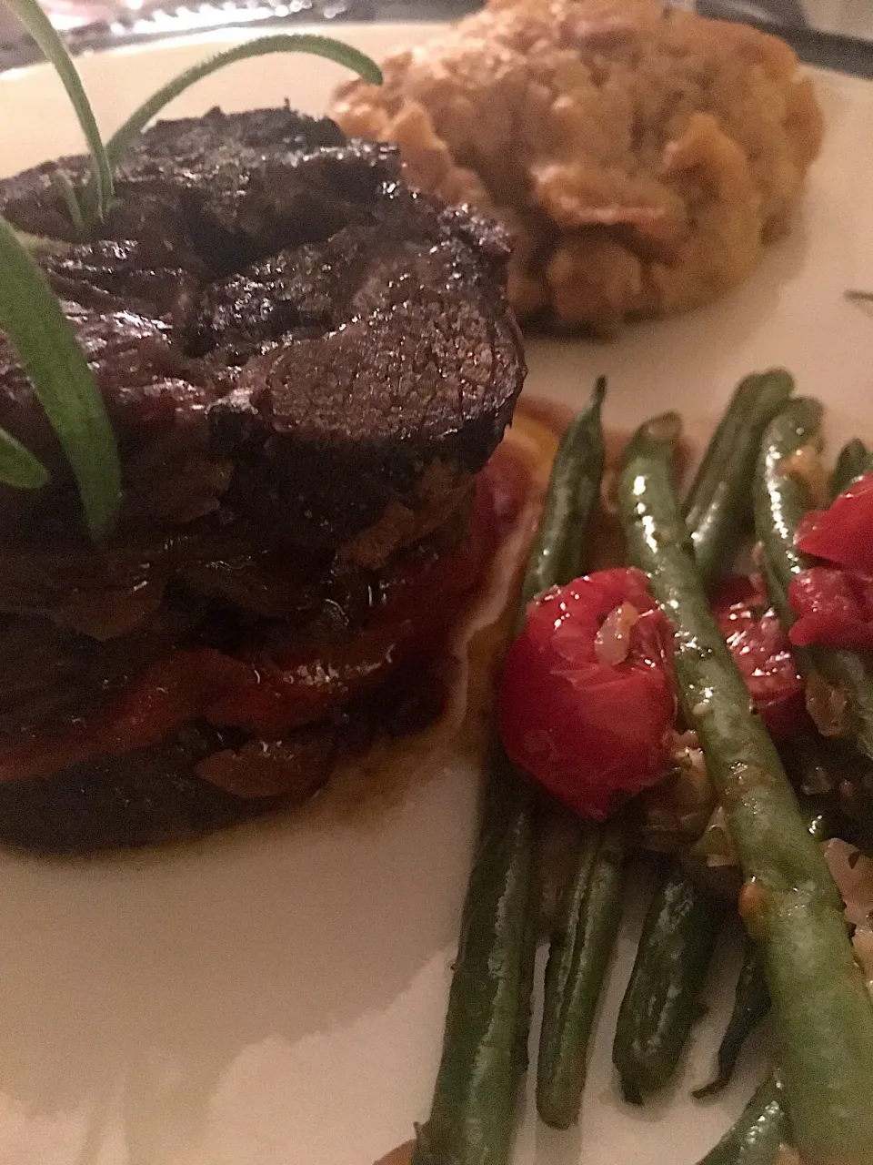 Beef Cheeks with Caramelized Onions and Tomato Confit
Port Sauce|Christine pavelkaさん