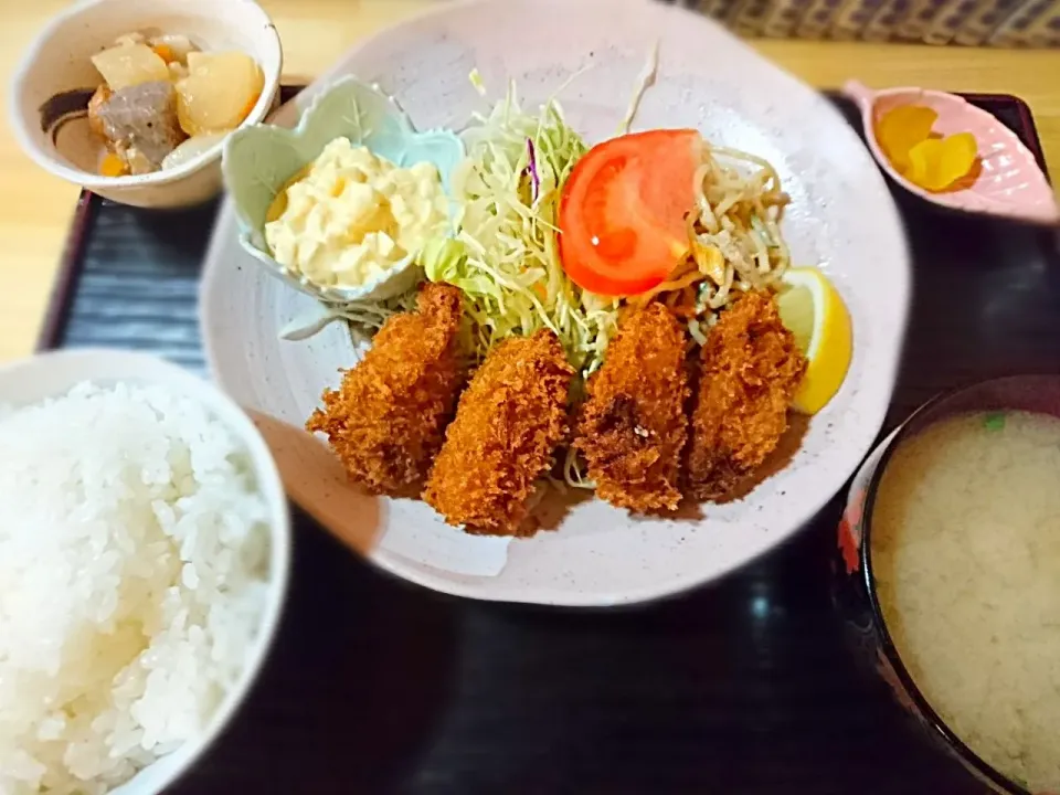 日替わり定食(1/15は、カキフライ定食)♪
ワンコイン500円❣
美味しかった♪|yokoさん