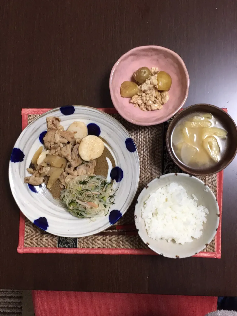 豚肉と長芋の炒め物、じゃがいもの肉そぼろ、春雨サラダ、大根の味噌汁|patokoさん