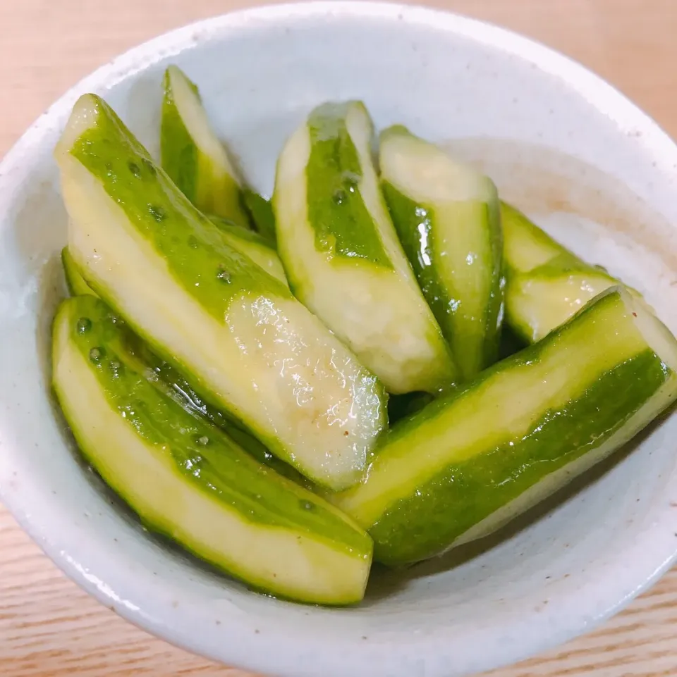 Snapdishの料理写真:摘果きゅうりのナムル🥒|Kirarihahaさん