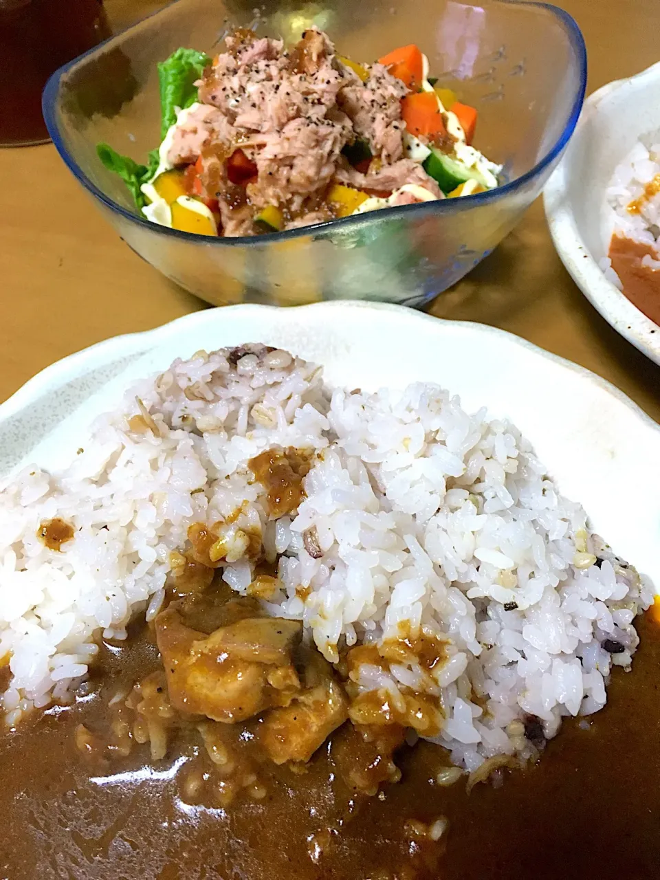 スパイシーチキンカレーと温サラダ((´艸｀*))|さくたえさん