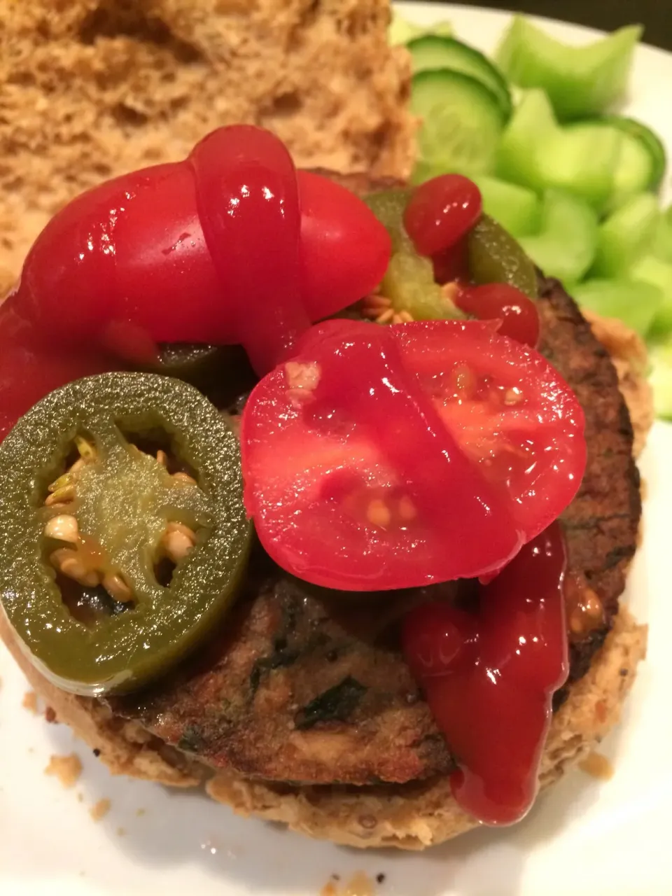 Linda McCartney vegetarian mushroom & spinach burger #veganuary|Nick Hiderさん