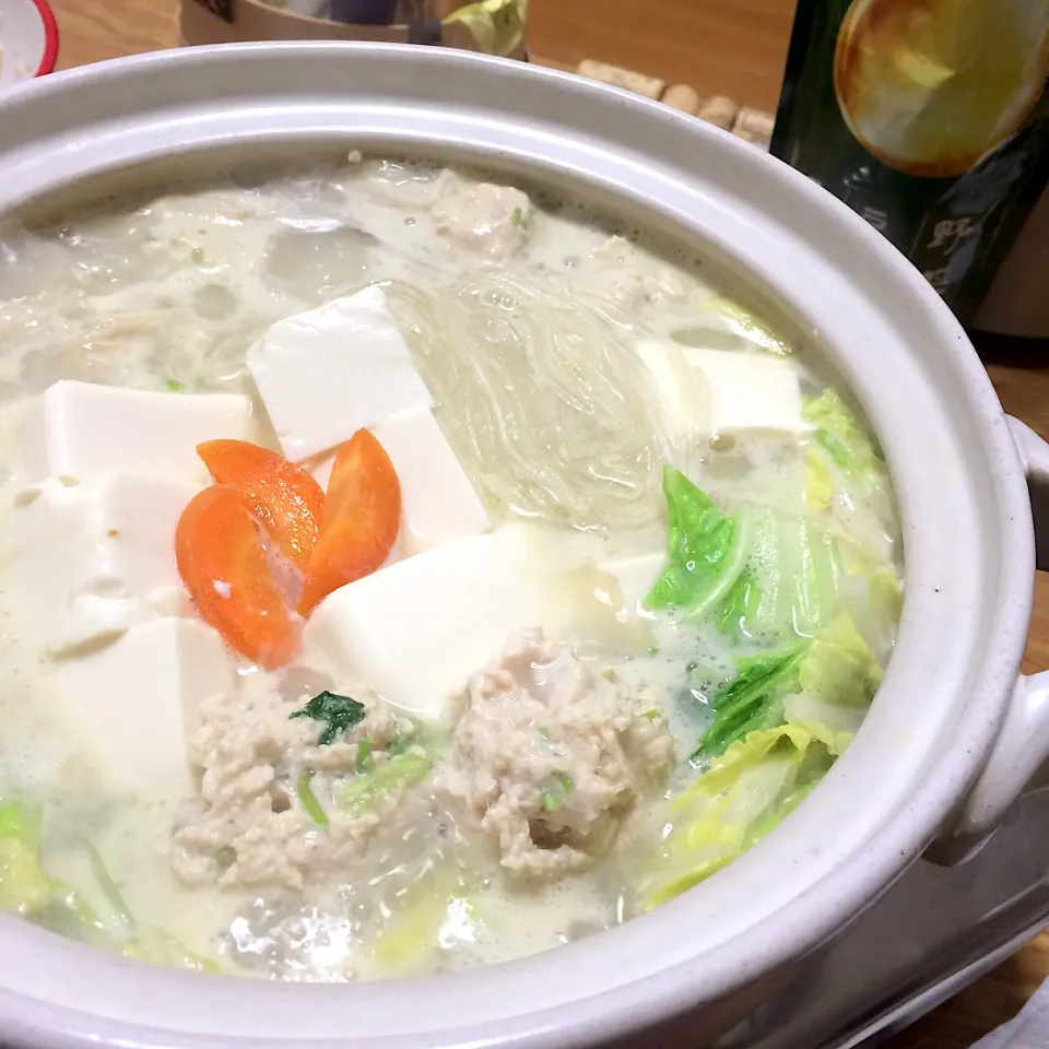 Snapdishの料理写真:2018/01/13 鶏だんご豆乳鍋|kykyさん