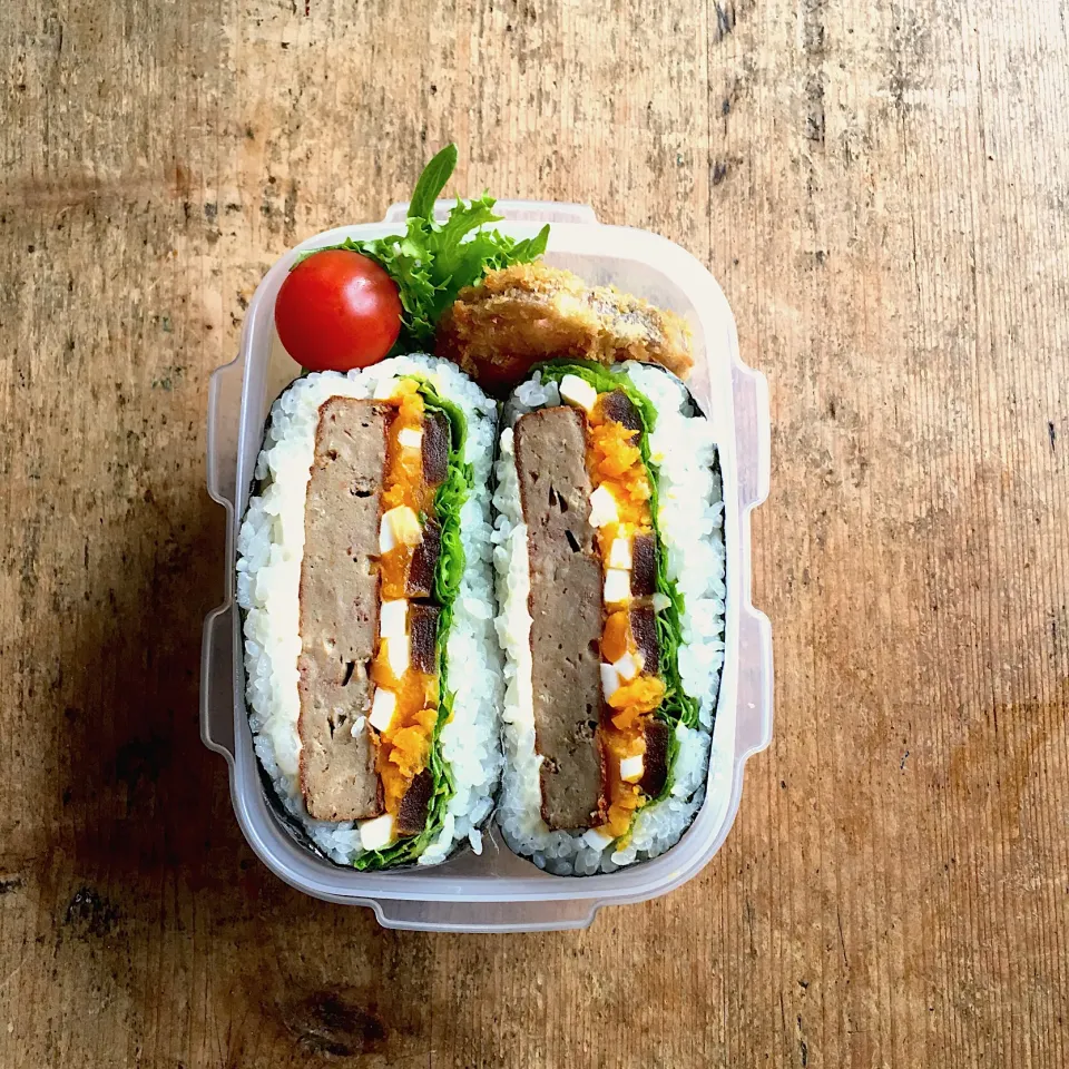 今日のお弁当‼︎ 16 January
 #お弁当  #弁当  #obento  #bento  #おにぎらず  #おにぎらず弁当  #マルシンハンバーグ  #ライスバーガー|Yoshinobu Nakagawaさん