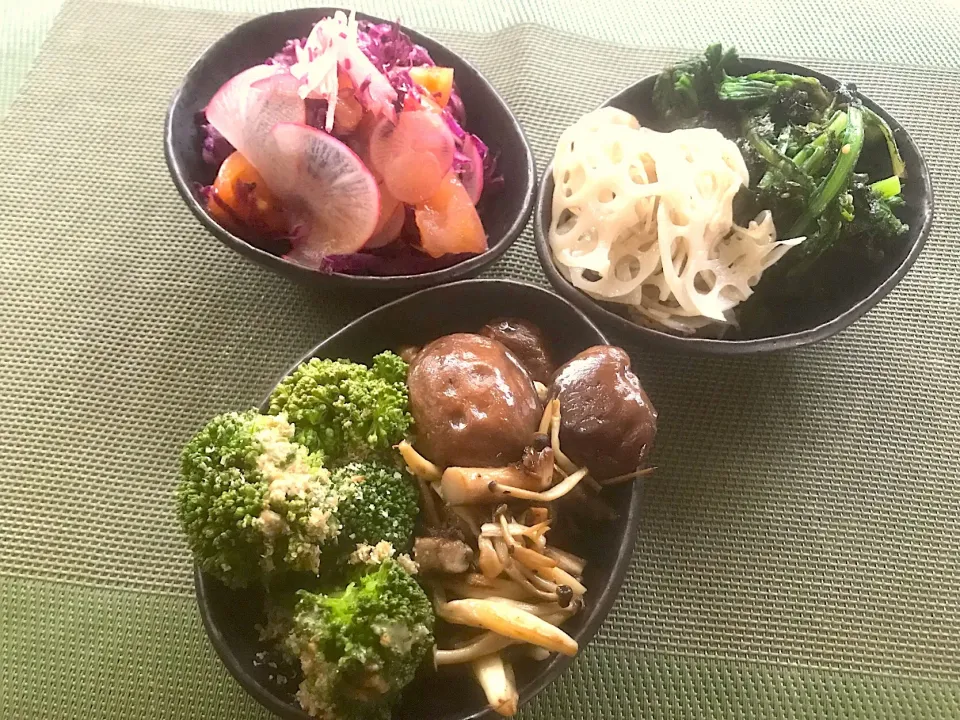 Snapdishの料理写真:Assorted Side dishes🥗🥦🍄お惣菜⁈|🌈Ami🍻さん