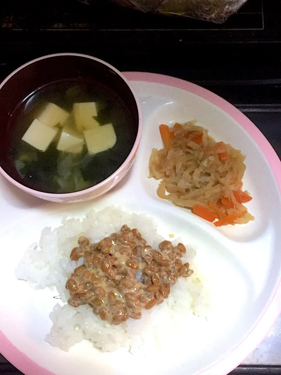 離乳食 夜
・納豆ごはん
・切干大根の煮物
・ネギとワカメと豆腐のお味噌汁
・りんご(写真無し)|ぺろたんさん