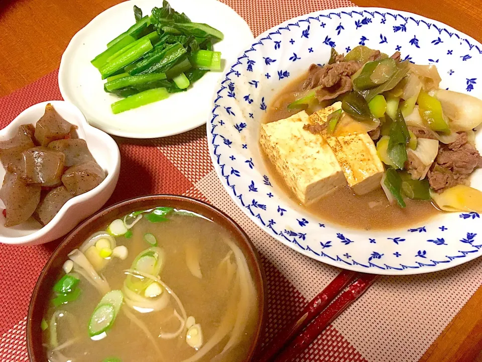 肉豆腐
青菜炒め
こんにゃくのピリ辛炒め
お味噌汁|あんなさん