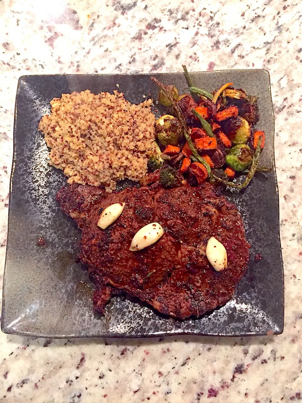 Cast Iron Ribeye, Quinoa, and Roasted Veggies|Rafael Pachecoさん