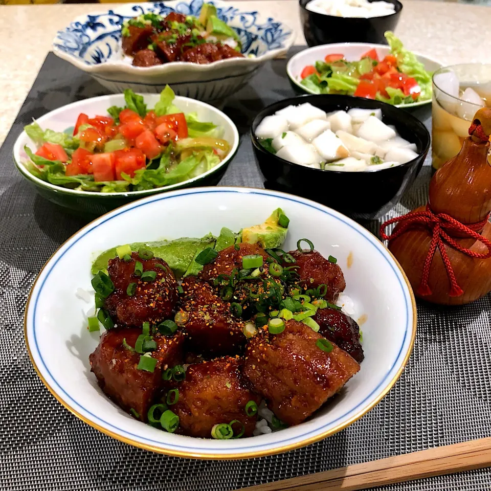 つくねとアボカド🥑丼|Mayumiさん