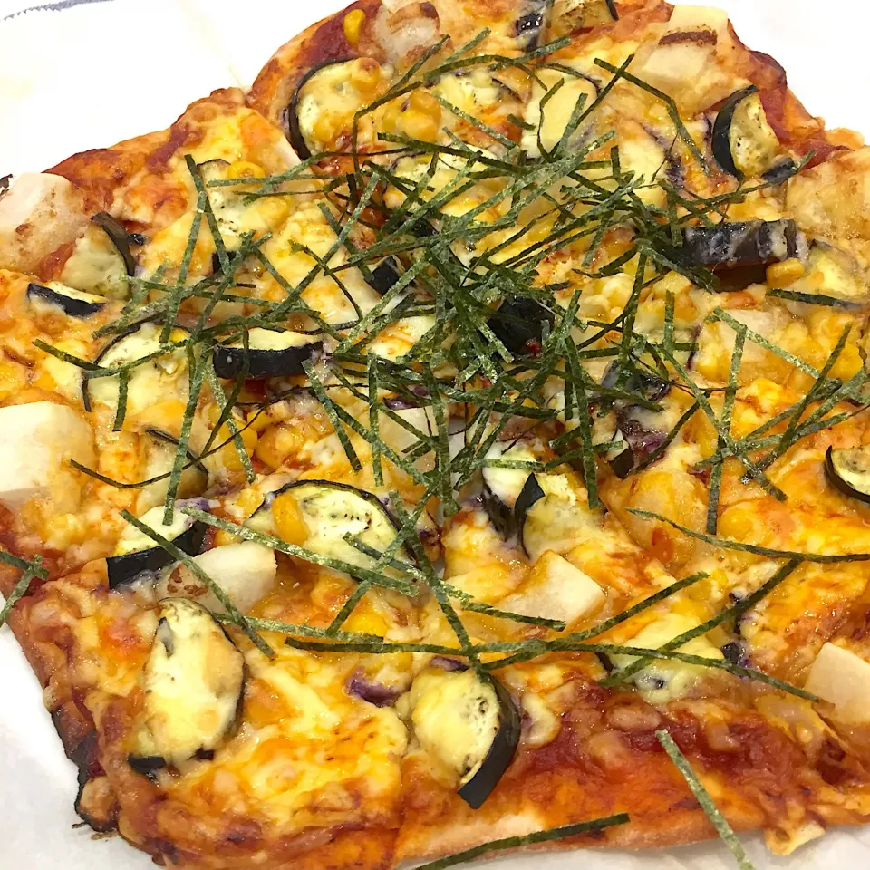 シュトーレンママさんの料理 餅入りピザ🍕 美味しくて2枚目も同じ味で🤣|ヨッチャンさん