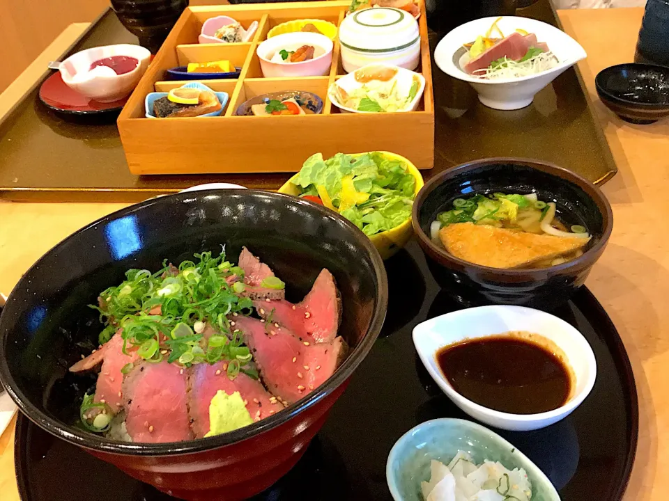 ランチに❤️ローストビーフ丼❤️美味しかった😍|makoさん