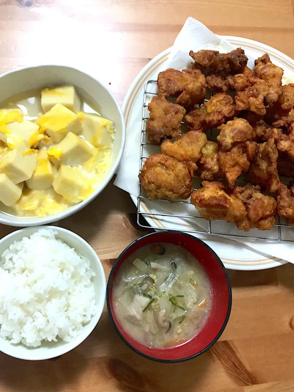 唐揚げと高野豆腐と野菜のお味噌汁|gunlove❤さん