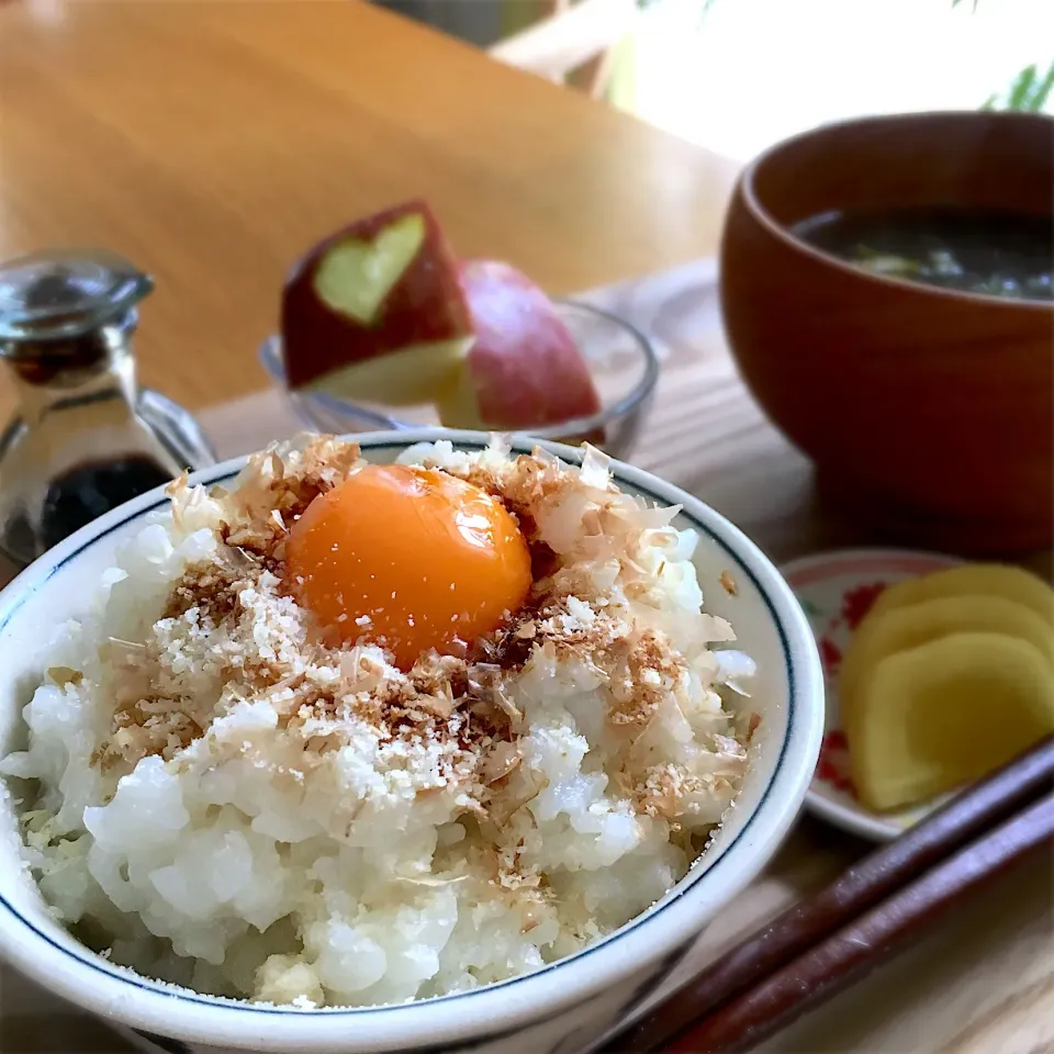 おかかとパルメザンチーズのふわとろTKG|むぎこさん