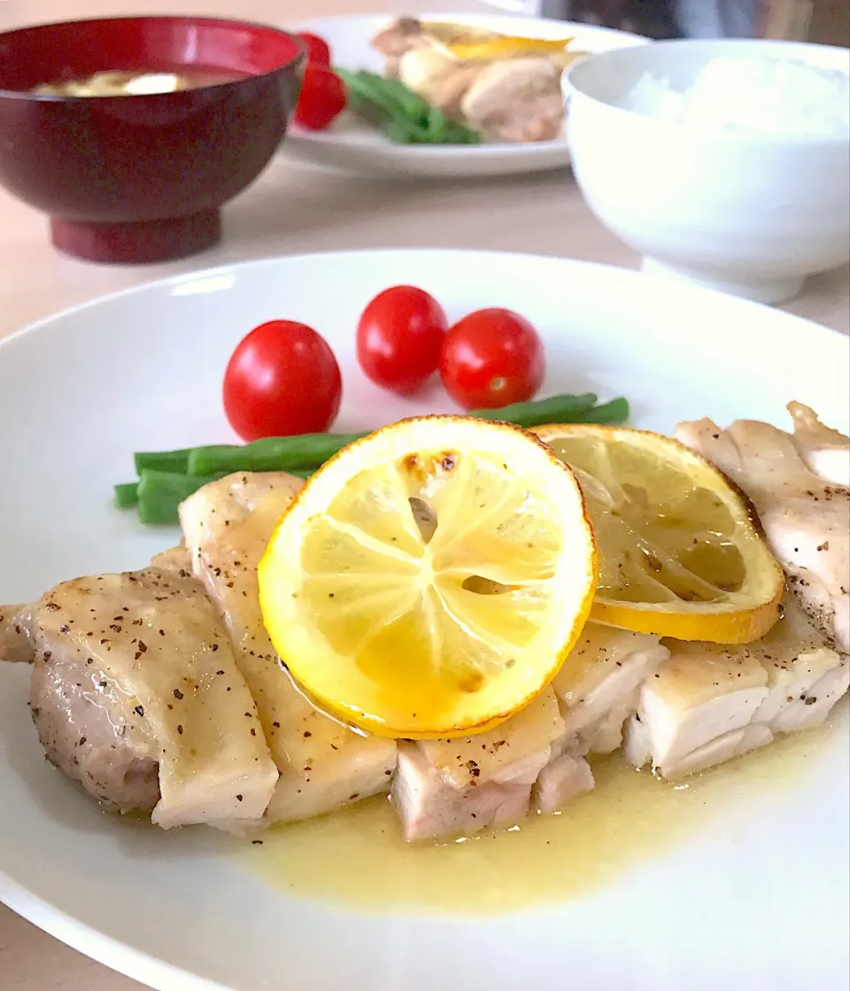 徳之島トトロンヌさんの料理 パリパリジューシー！チキンステーキ 柑橘ポン酢ソース🍋ハチミツ入り|SnapdishJPさん