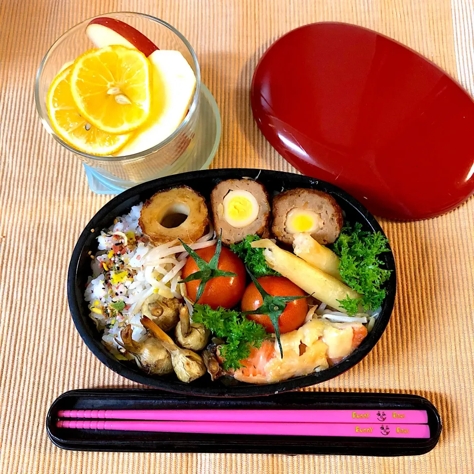 Snapdishの料理写真:今日のお仕事お弁当🍱
クワイの素揚げ美味しい😋|RU.Farmさん