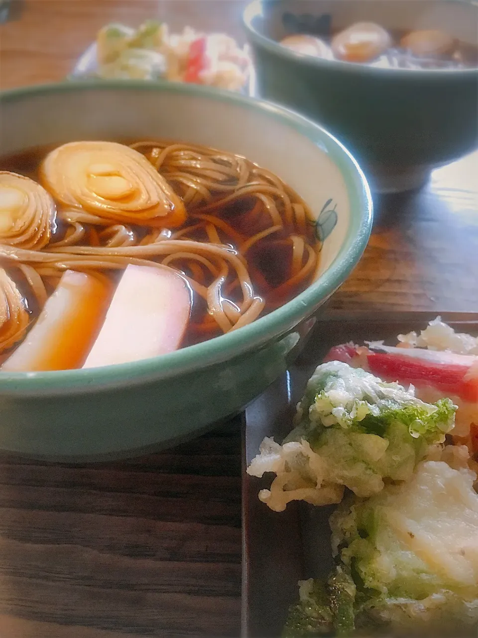 休日のお昼
・今年初めての祝蕾で天ぷら蕎麦|akiさん