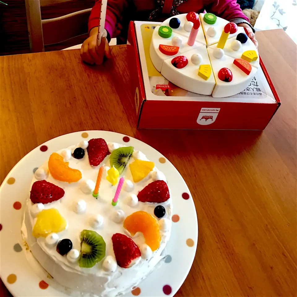 2歳のお誕生日ケーキ🎂 目指したのはおままごとのケーキ❗️|Satomi Cafeさん