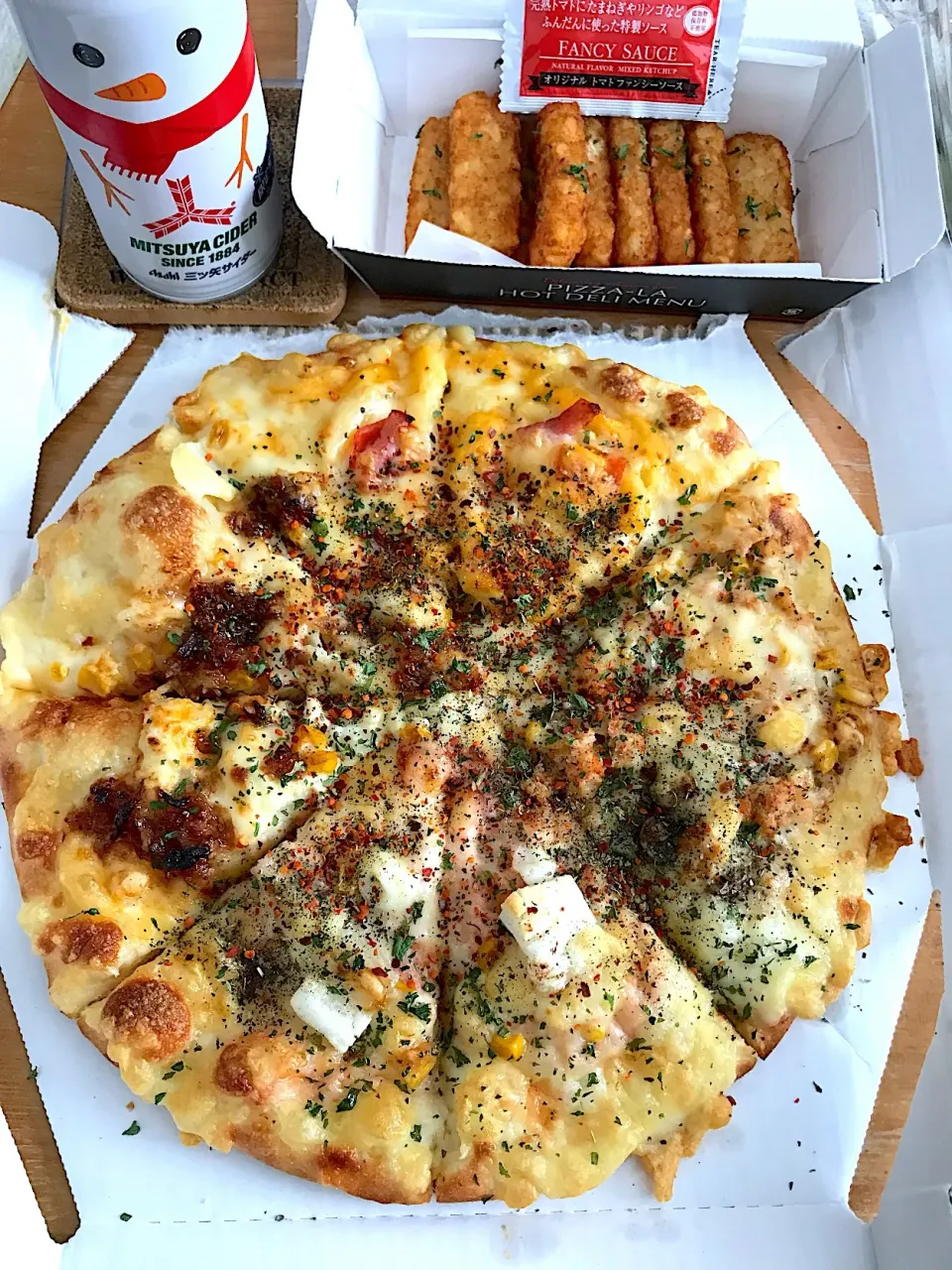 冬のよくばりクォーター🍕
ピザーラカニマヨ
プルコギポテト
もち明太子
厚切りベーコンのカルボナーラ|るみおんさん