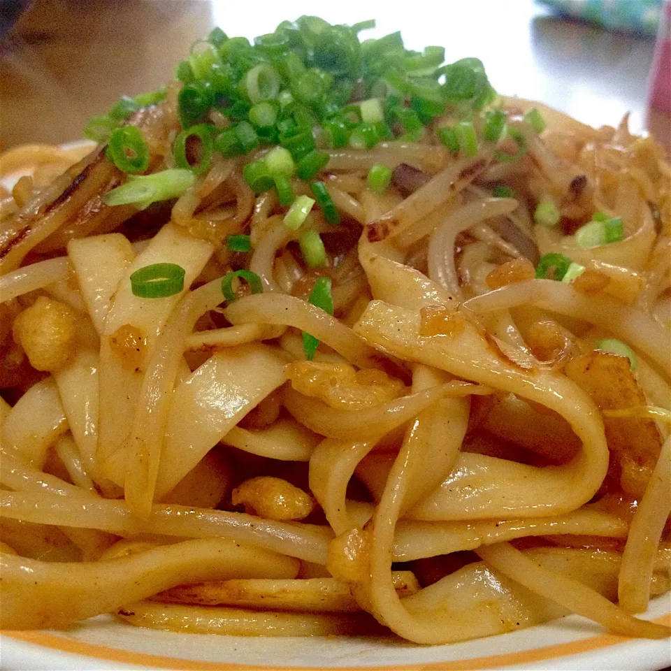 もやしの焼ききしめん✨カープソースで旨旨〜🤗❤️|まいりさん