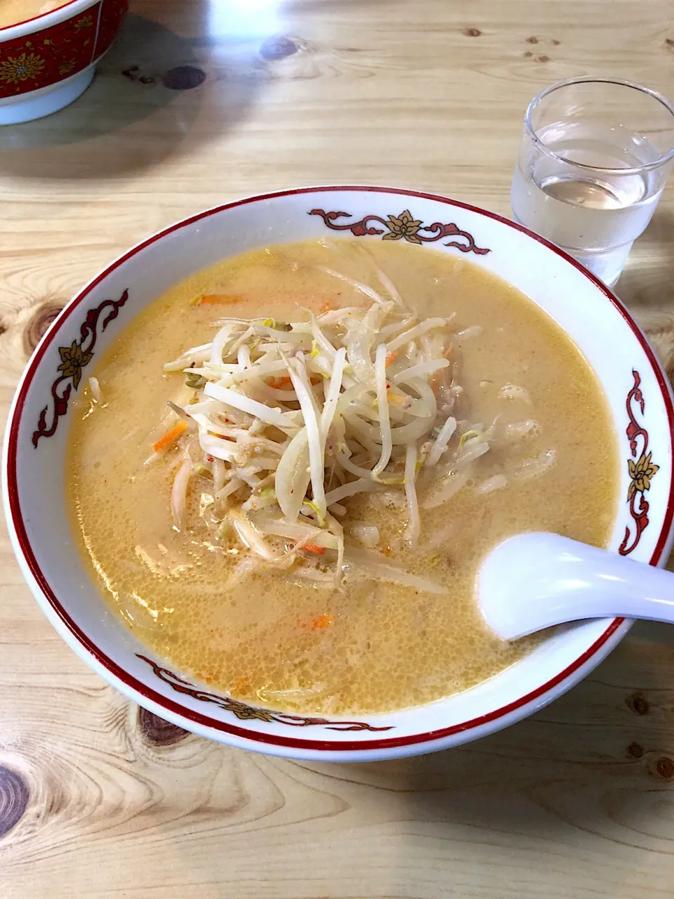 Snapdishの料理写真:厚沢部の前井食堂の味噌ラーメン|hiramukiさん