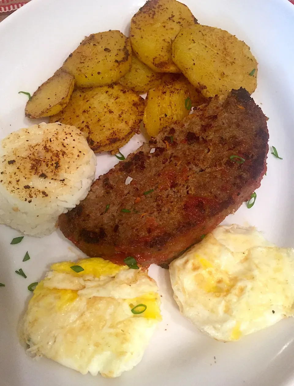 Snapdishの料理写真:Brunch of a champion “Meatloaf with Potatoes 🥔 and Eggs. Sticky rice on the side.|Alma's Home Kitchenさん