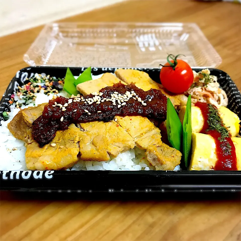 Snapdishの料理写真:旦那弁当 #豚の味噌漬け焼き|mnkさん