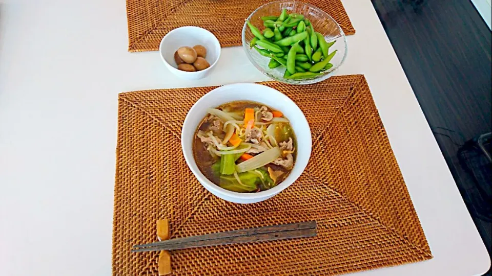 今日の昼食 ラ王醤油味のタンメン、枝豆、うずらの卵の味噌漬け|pinknari🐰🌈さん