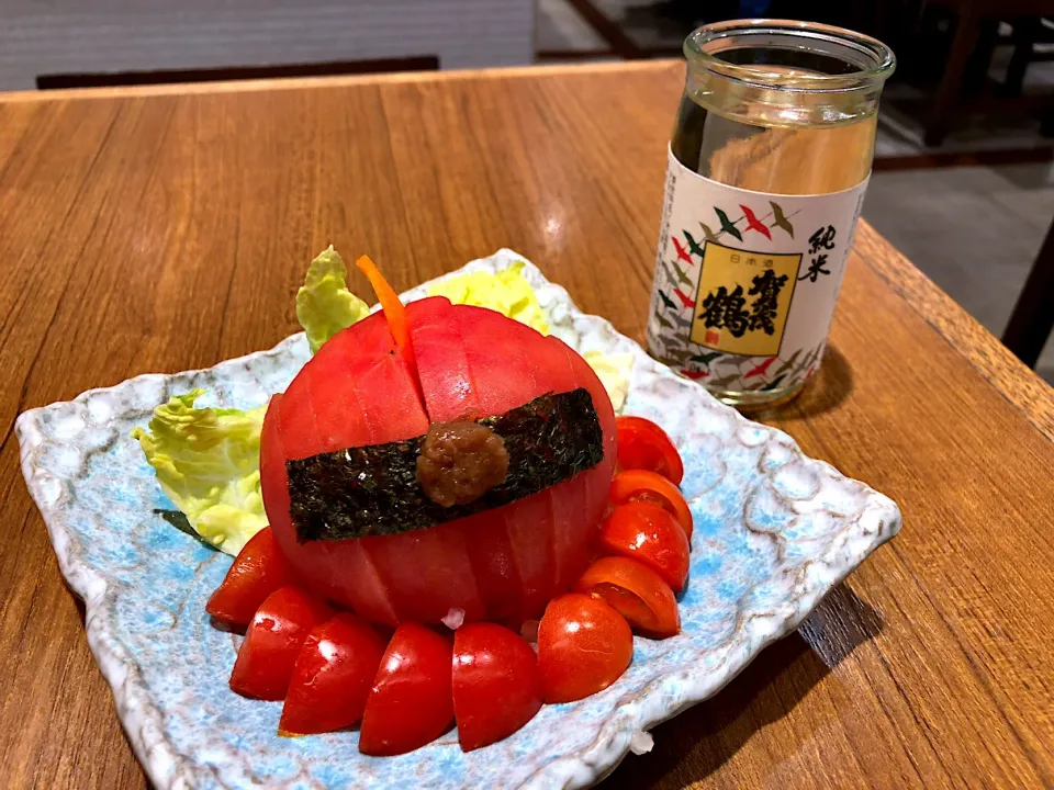 Snapdishの料理写真:トマトサラダ完食命令‼︎〜見せてもらおうか。赤羽ぶんか亭のトマトの美味しさとやらを！〜
賀茂鶴「純米カップ」|T. Wonderさん